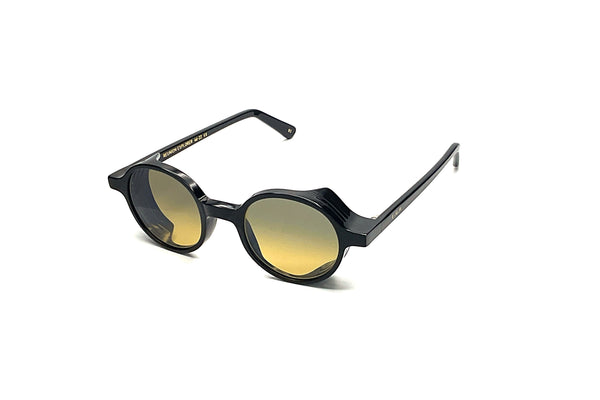 L.G.R - Reunion Explorer [46] (Black 01 | Yellow Gradient Photochromic)