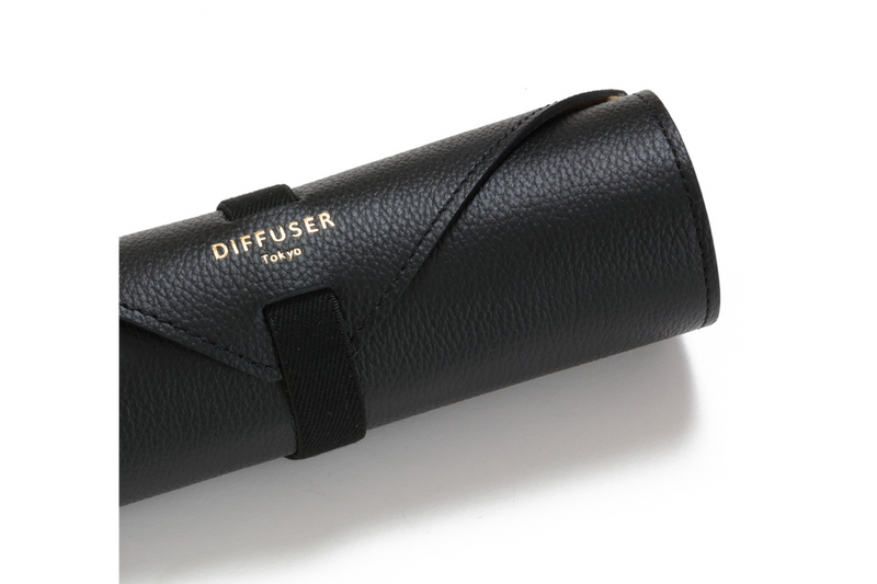 Diffuser Tokyo - Shrink Leather Roll Case - Black & Beige