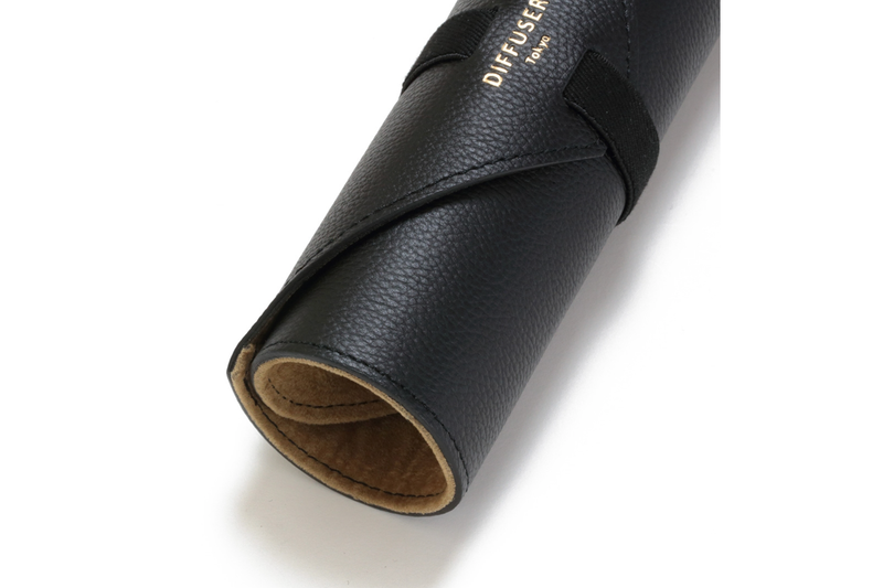 Diffuser Tokyo - Shrink Leather Roll Case - Black & Beige