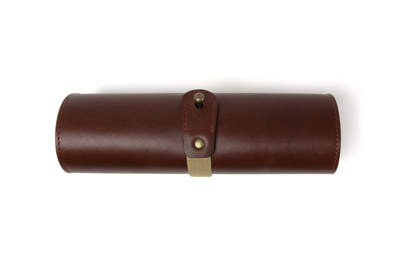 Diffuser Tokyo - Oil Leather Roll Case - Dark Brown & Red