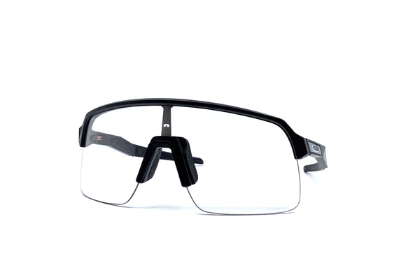 Oakley - Sutro Lite (Matte Carbon | Clear to Black Iridium Photochromic)